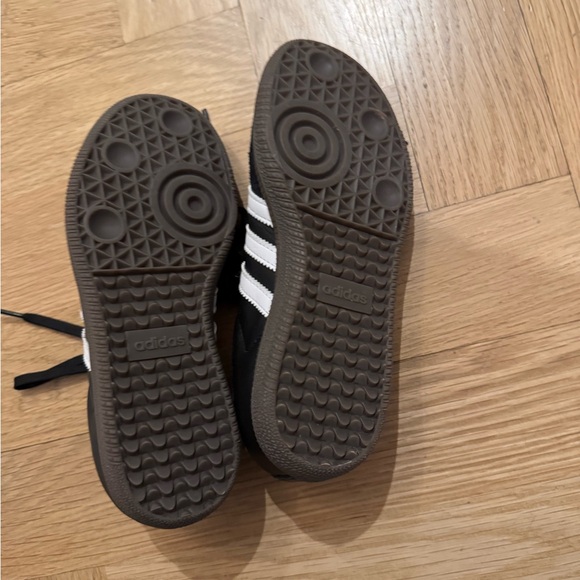 Kids adidas sambas - Picture 3 of 3